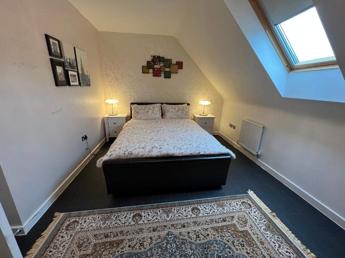 Sheffield City Centre , Free Wifi & Parking - Private Room - Shared House Exterior photo